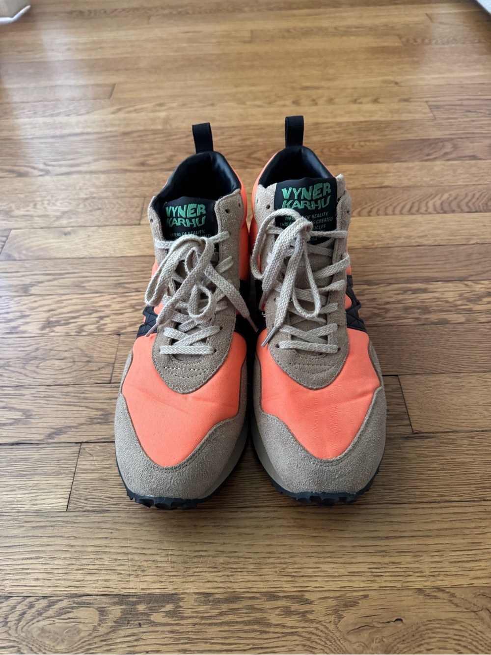 KARHU X VYNER ARTICLES M RUNNER SMOKE GRAY / NECTARINE